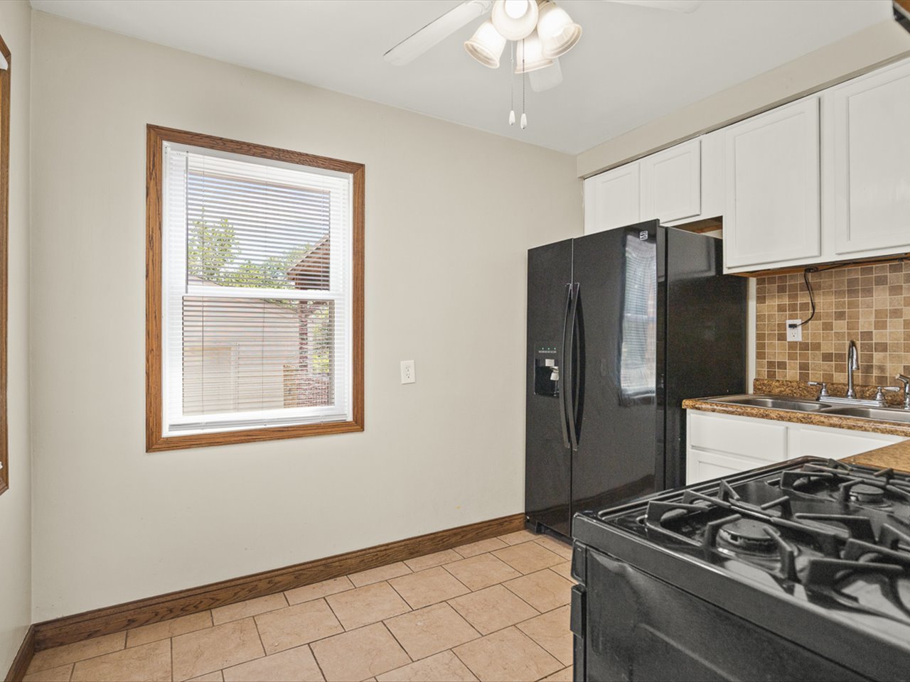 3447 Broadway Property Photo 9