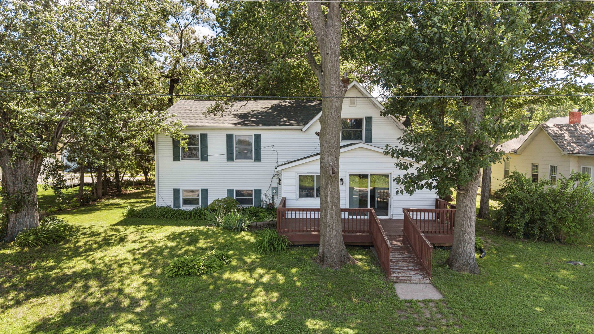 404 1st Avenue Property Photo 1
