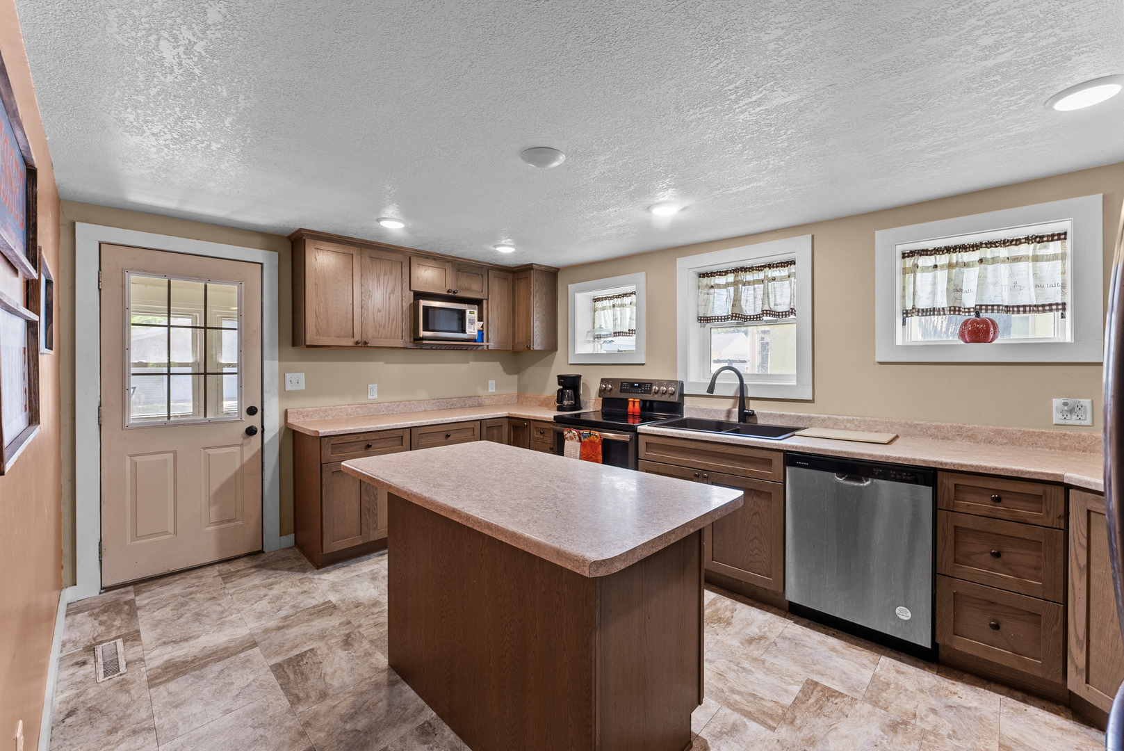 404 1st Avenue Property Photo 15