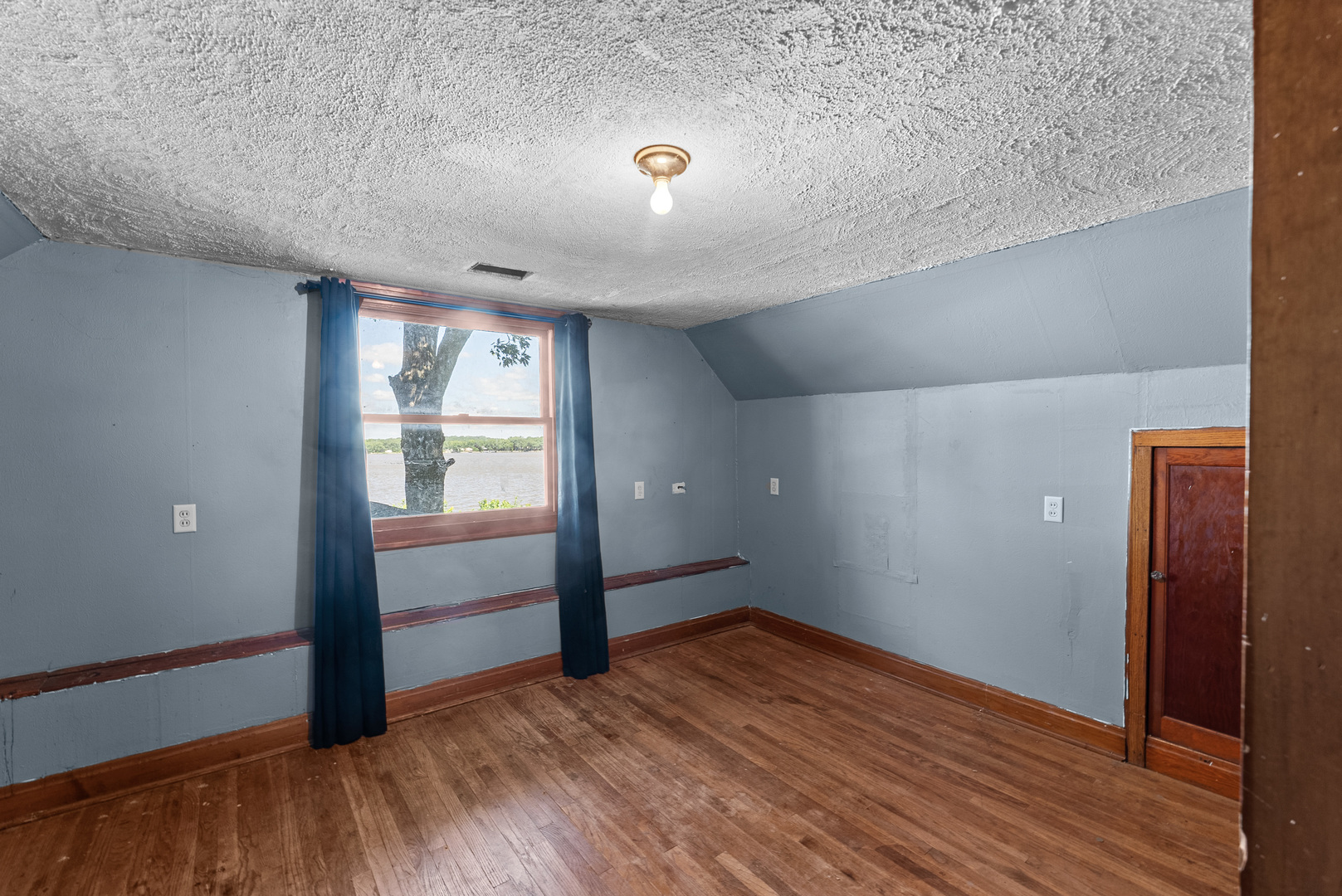 404 1st Avenue Property Photo 27