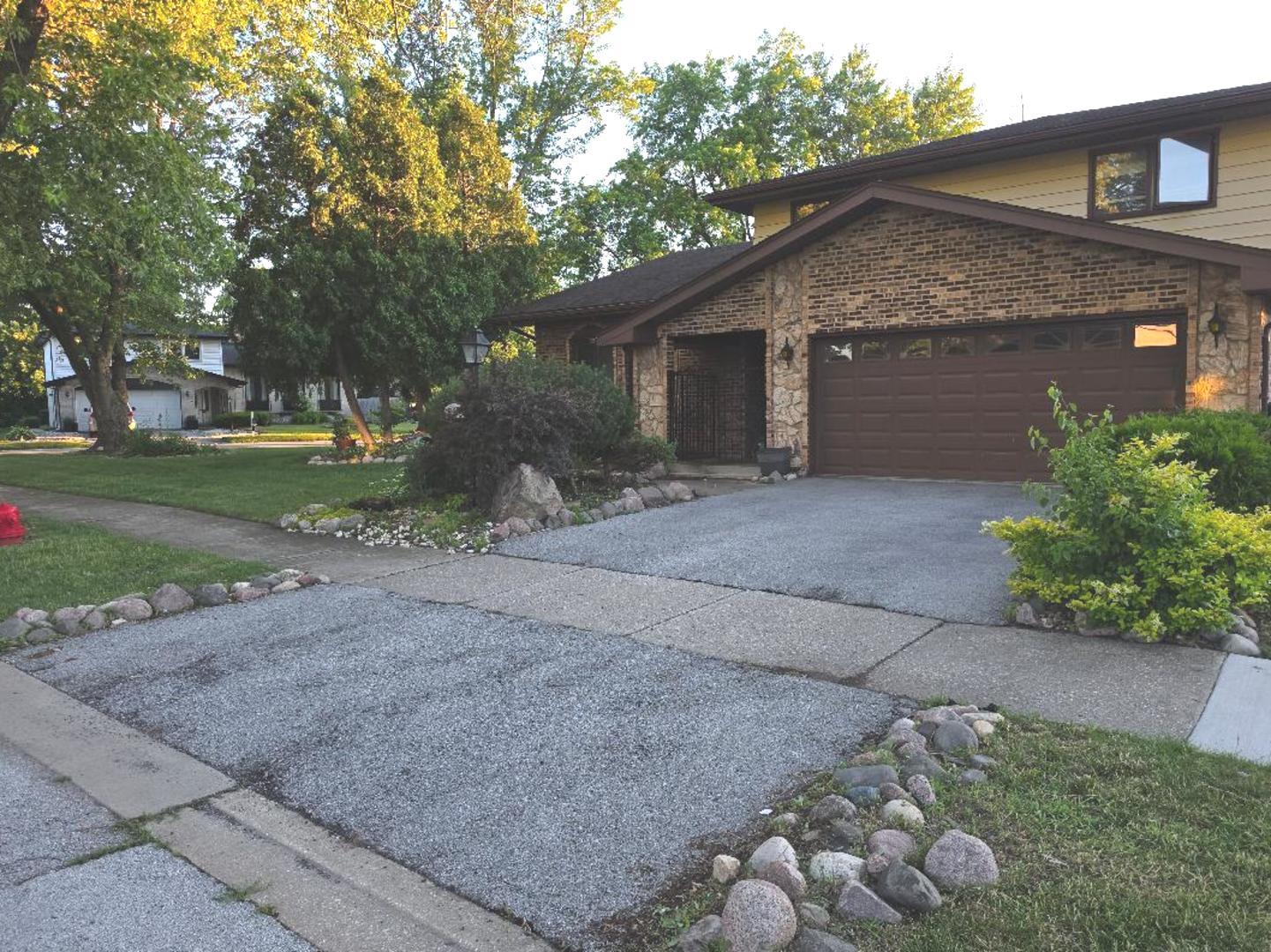 1018 E 193rd Place Property Photo 1