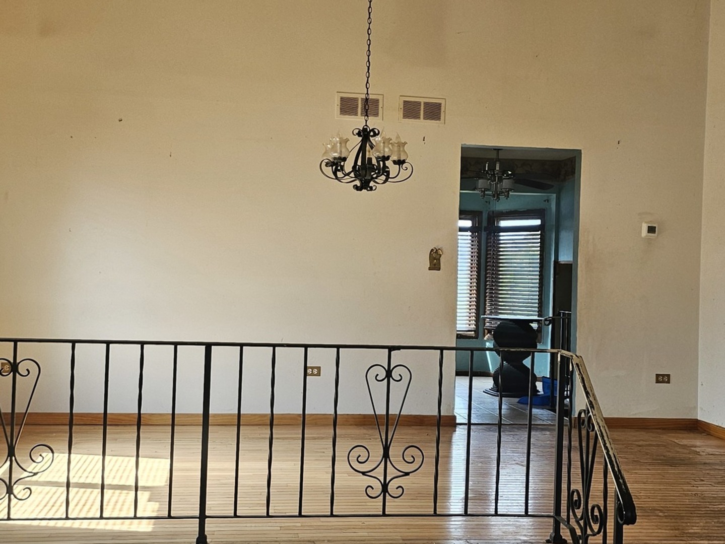 1018 E 193rd Place Property Photo 8