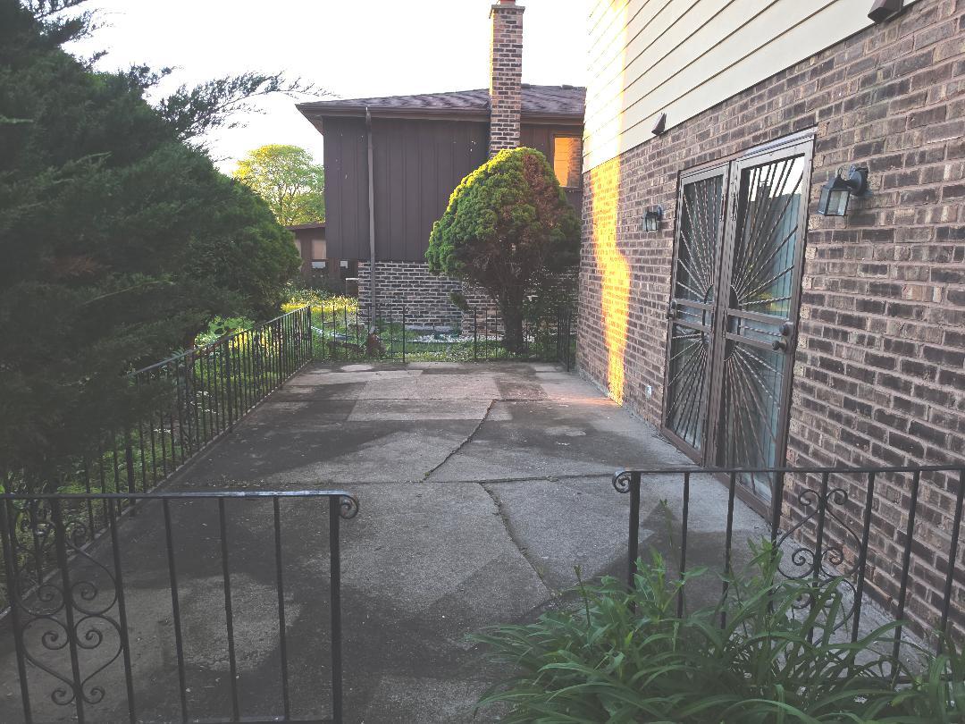 1018 E 193rd Place Property Photo 26