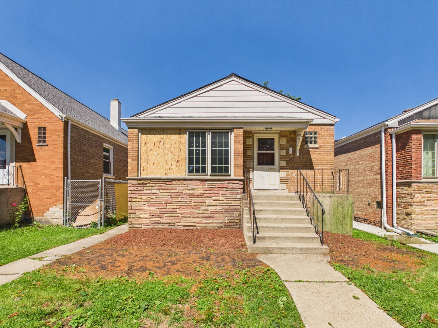 5208 S Long Avenue Property Photo 1