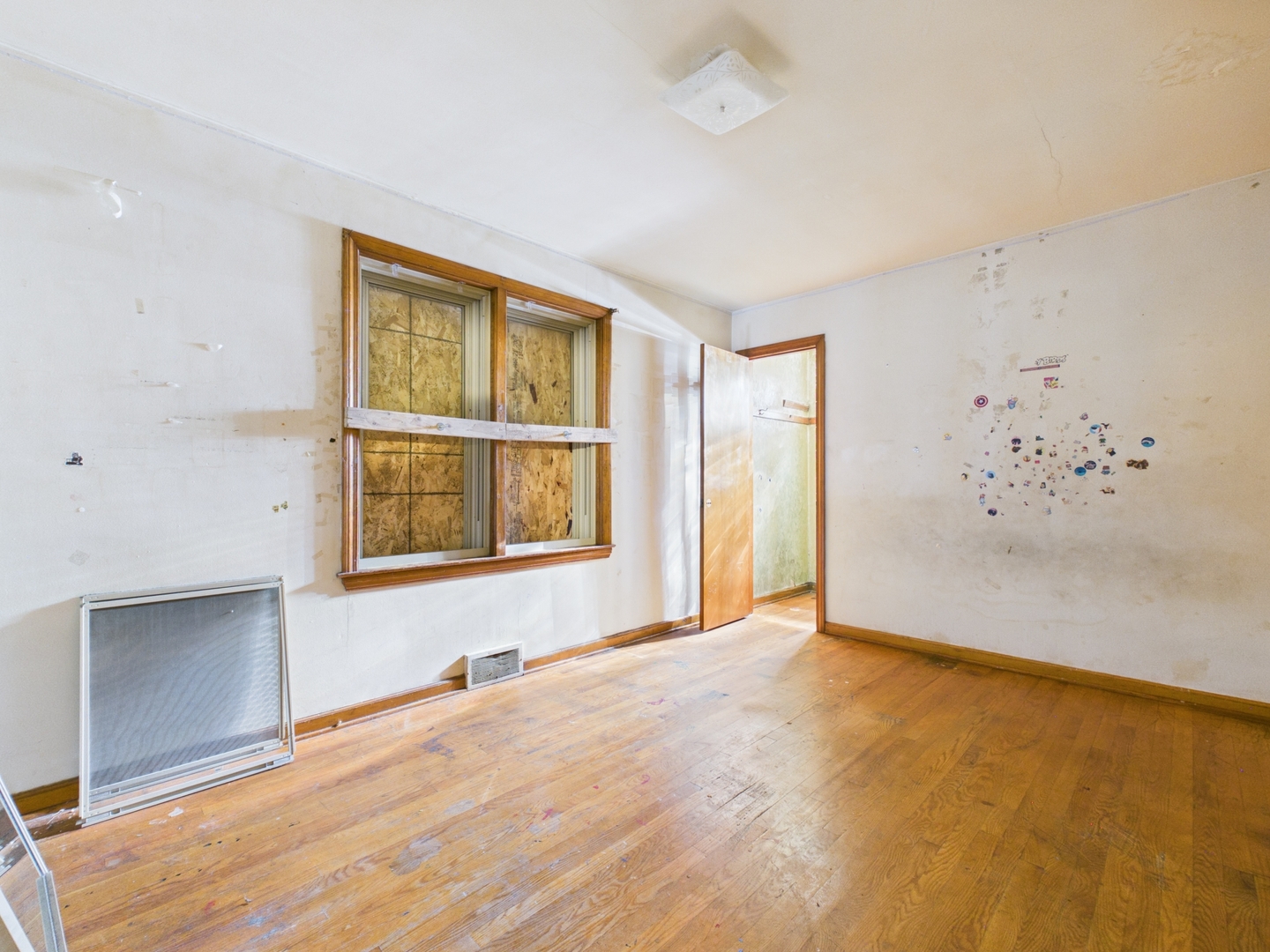 5208 S Long Avenue Property Photo 5