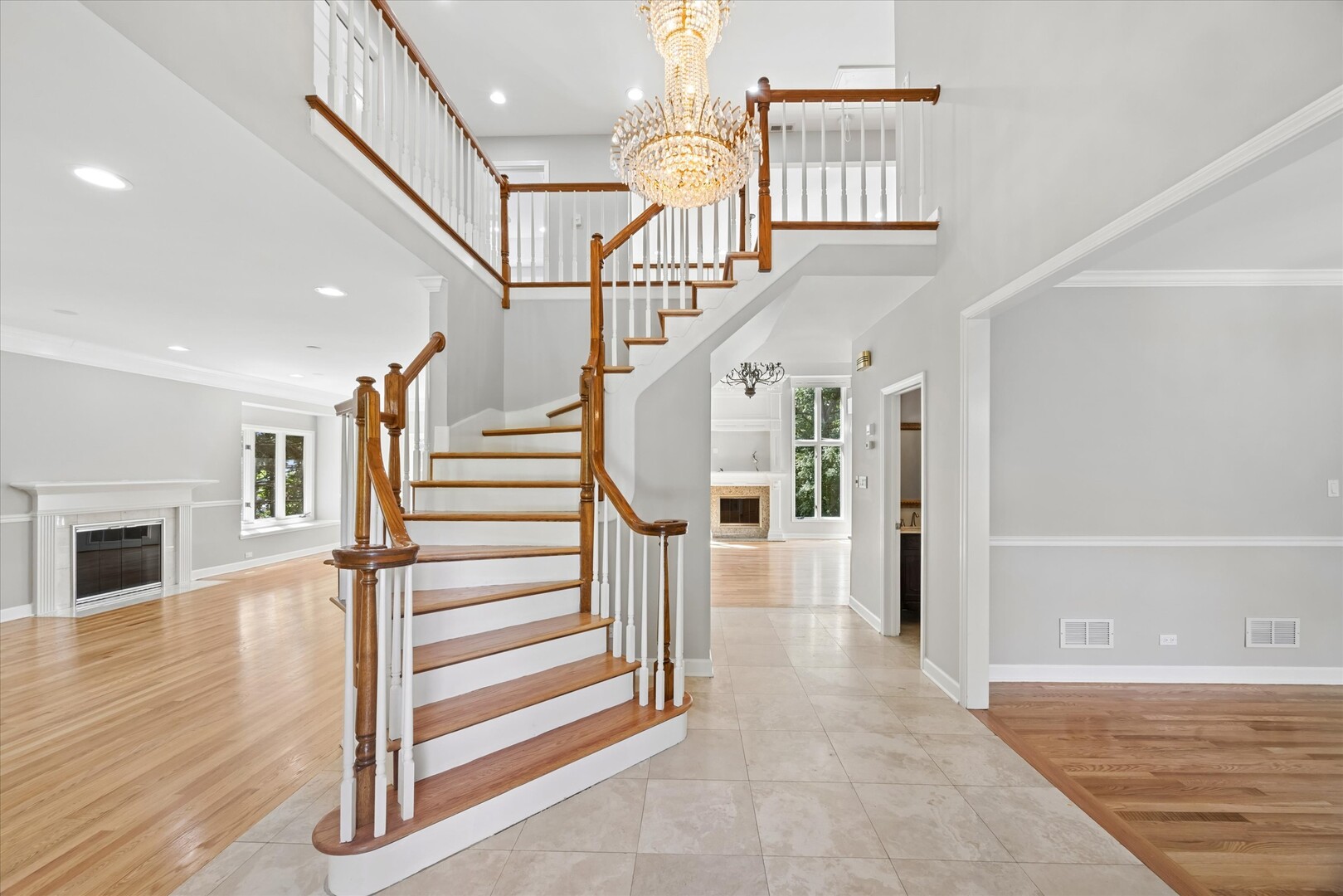 9336 Falling Waters Drive Property Photo 3