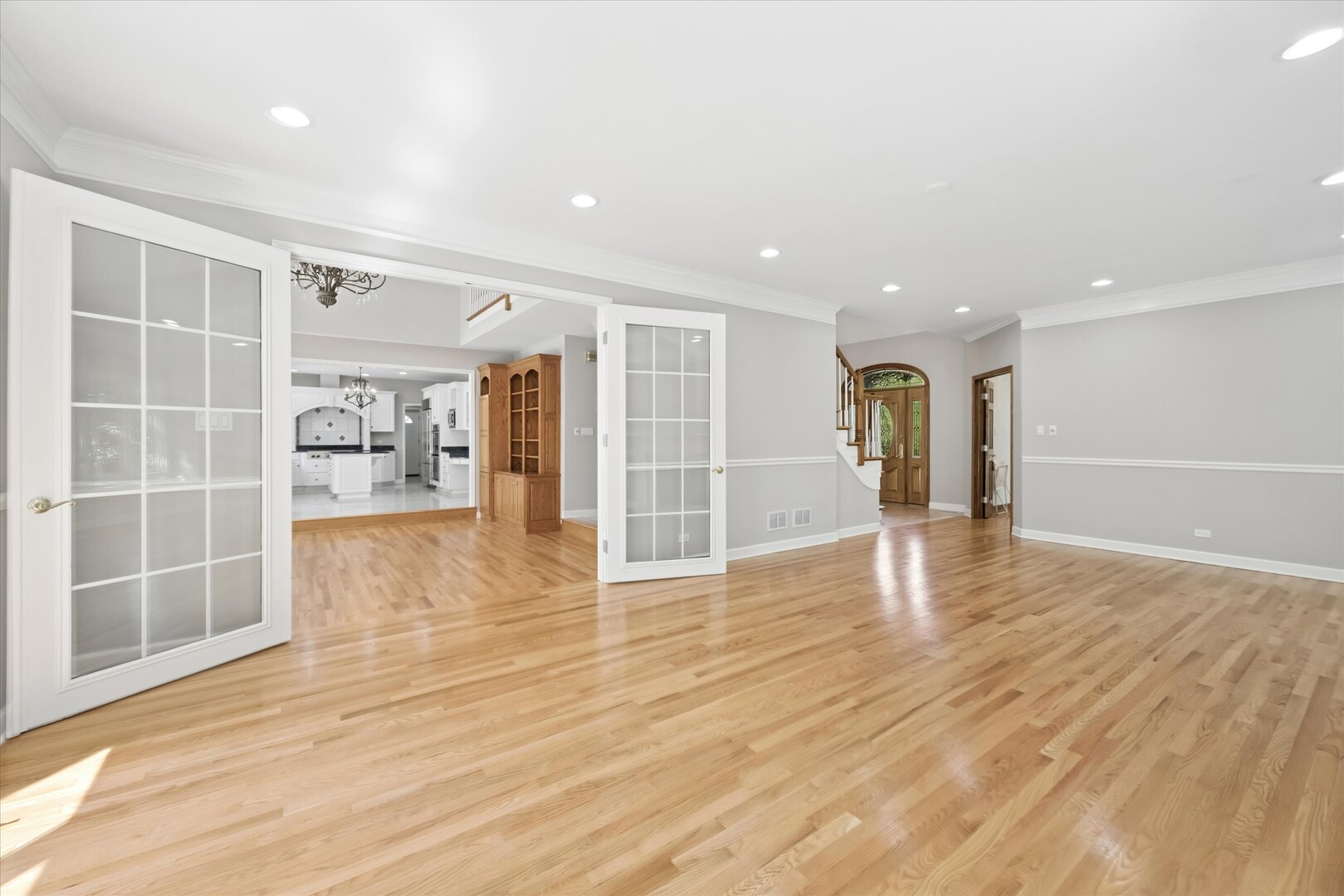 9336 Falling Waters Drive Property Photo 7