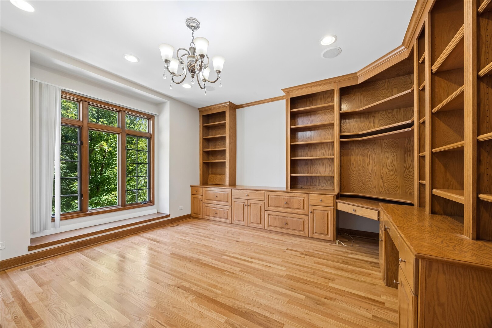 9336 Falling Waters Drive Property Photo 16