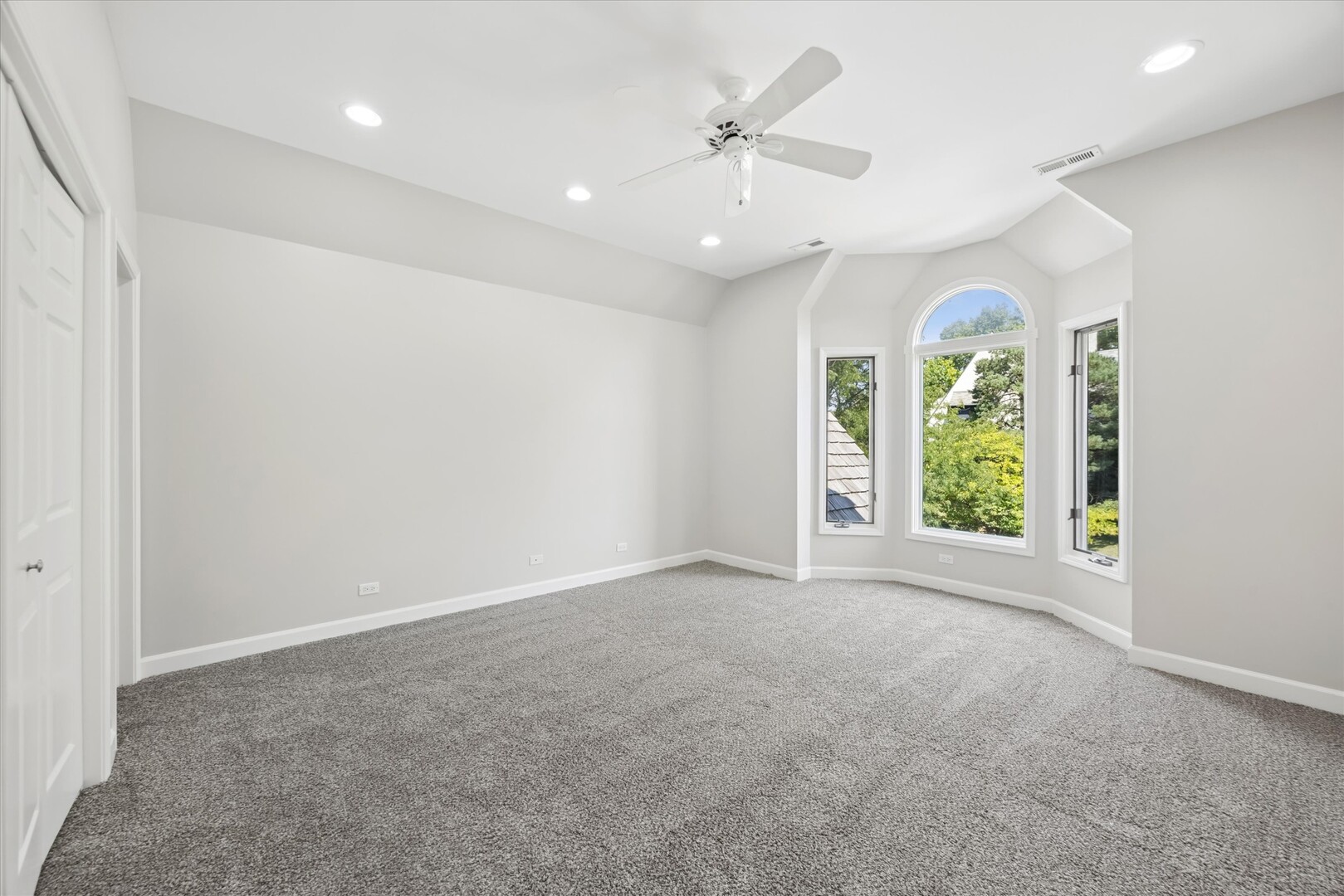 9336 Falling Waters Drive Property Photo 19