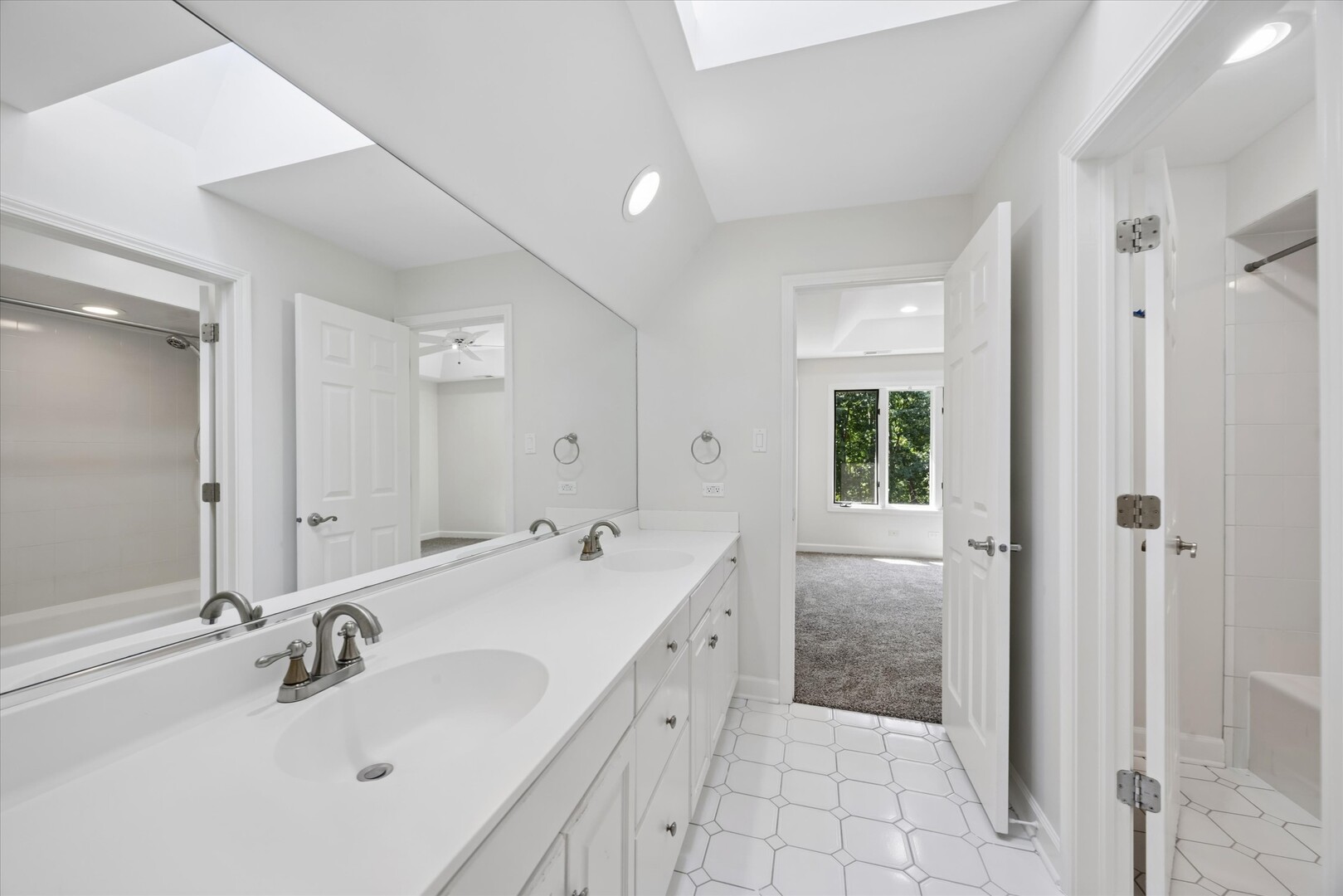 9336 Falling Waters Drive Property Photo 24