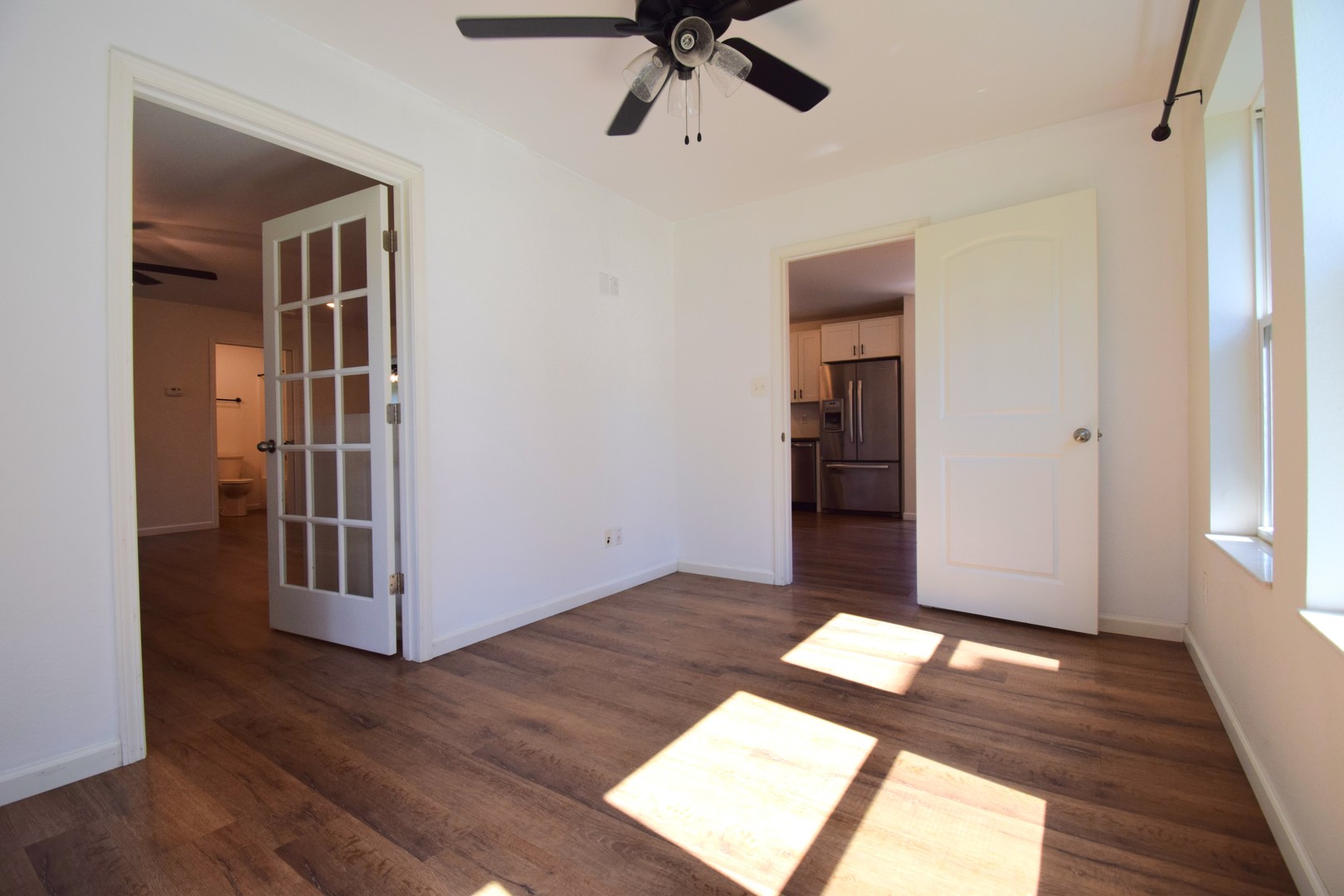 824 N Pace Avenue Property Photo 2