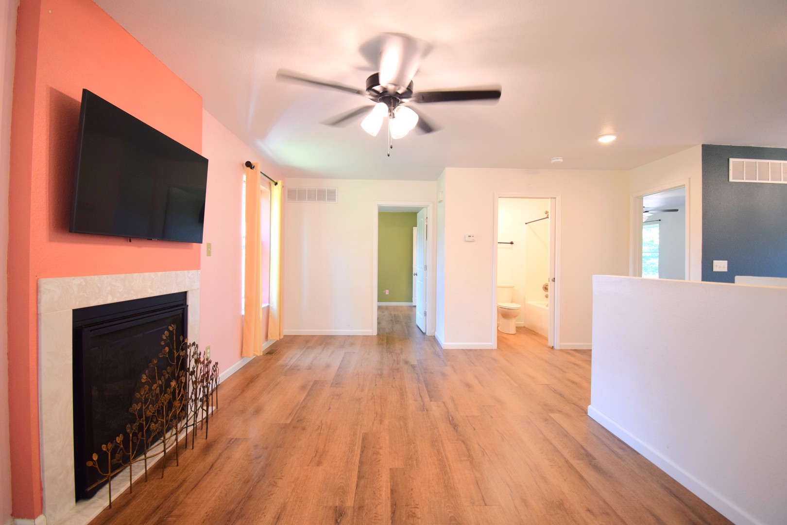 824 N Pace Avenue Property Photo 4