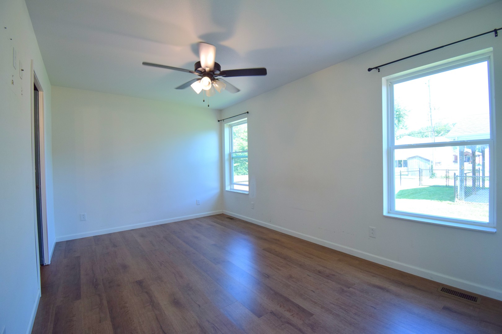 824 N Pace Avenue Property Photo 7