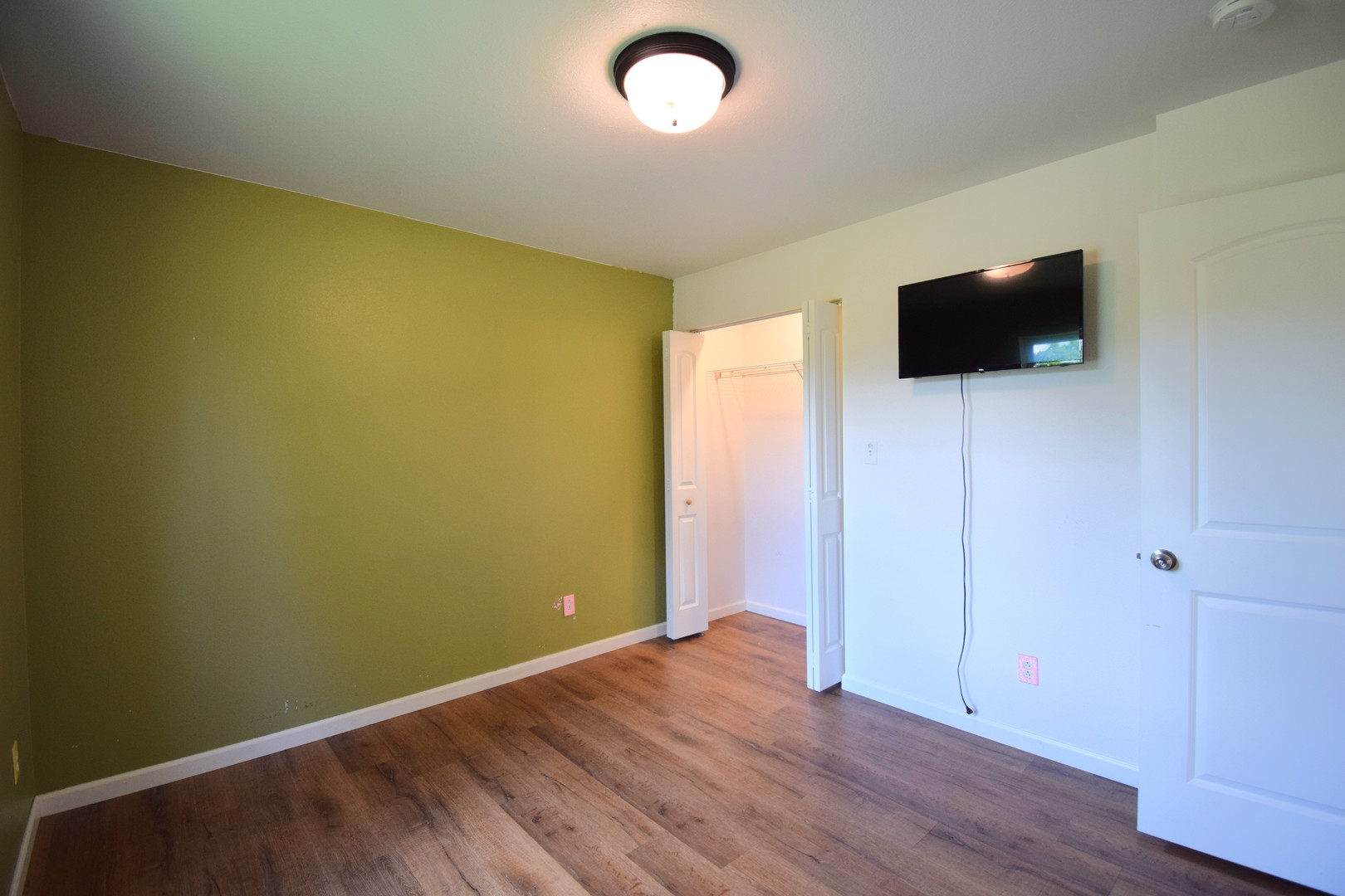 824 N Pace Avenue Property Photo 10
