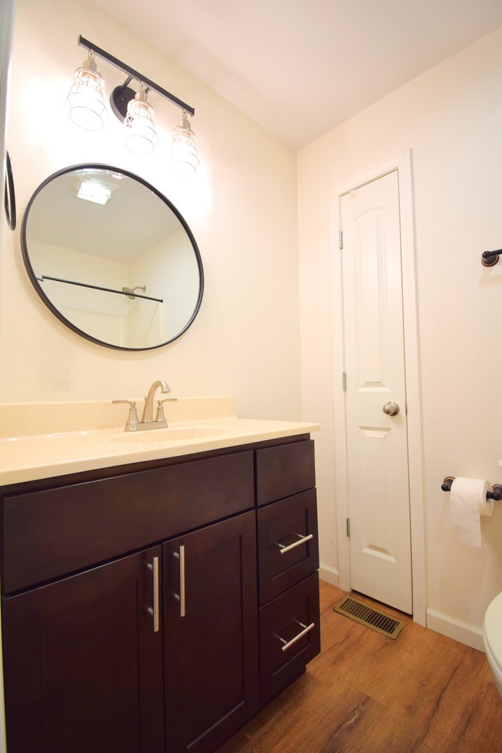 824 N Pace Avenue Property Photo 12
