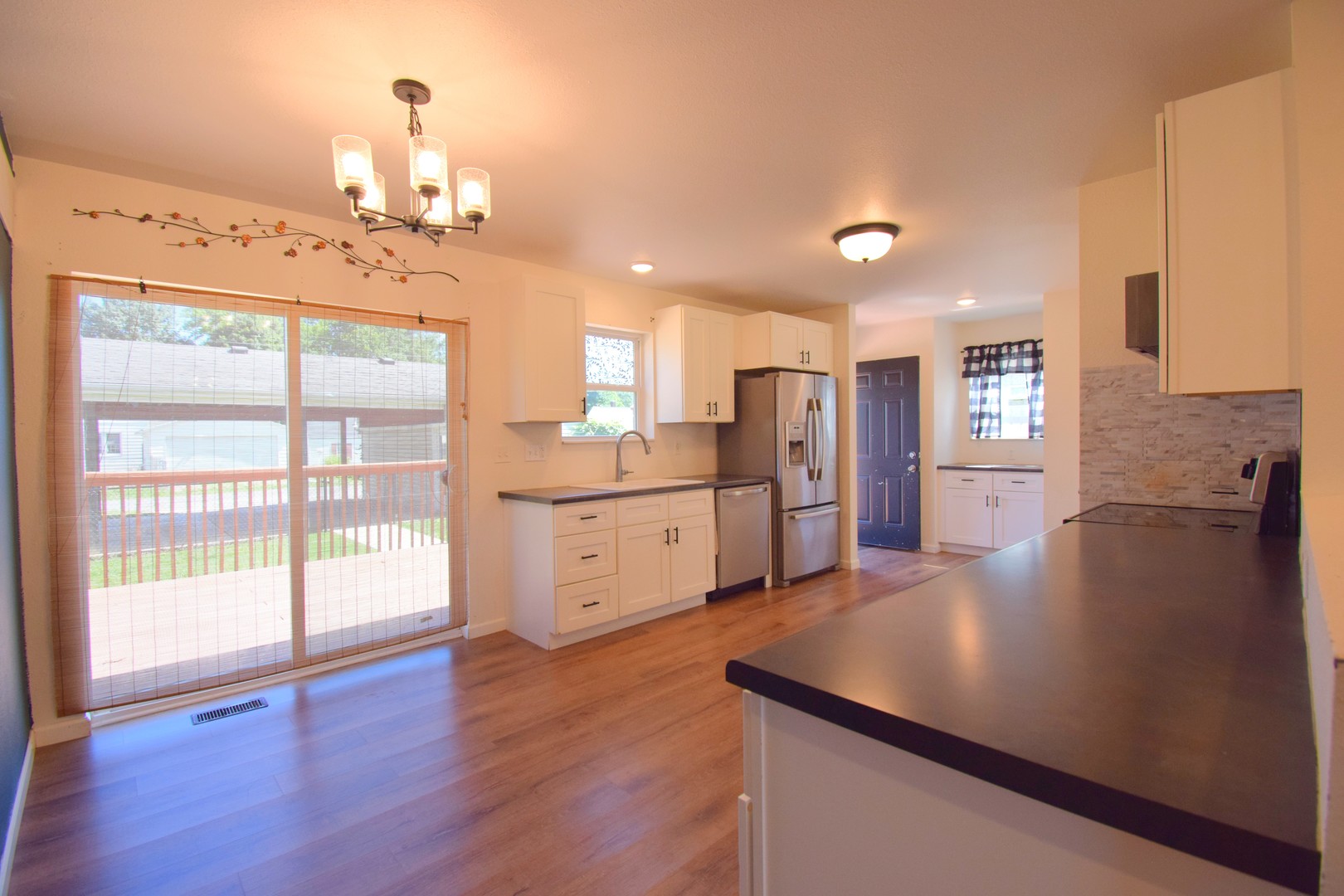 824 N Pace Avenue Property Photo 14