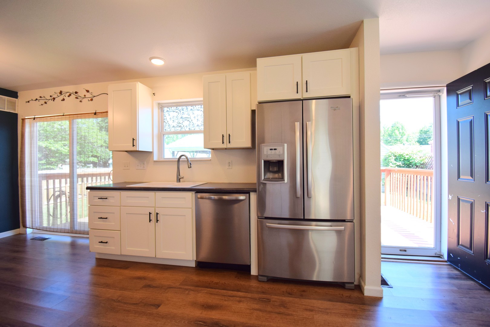 824 N Pace Avenue Property Photo 17