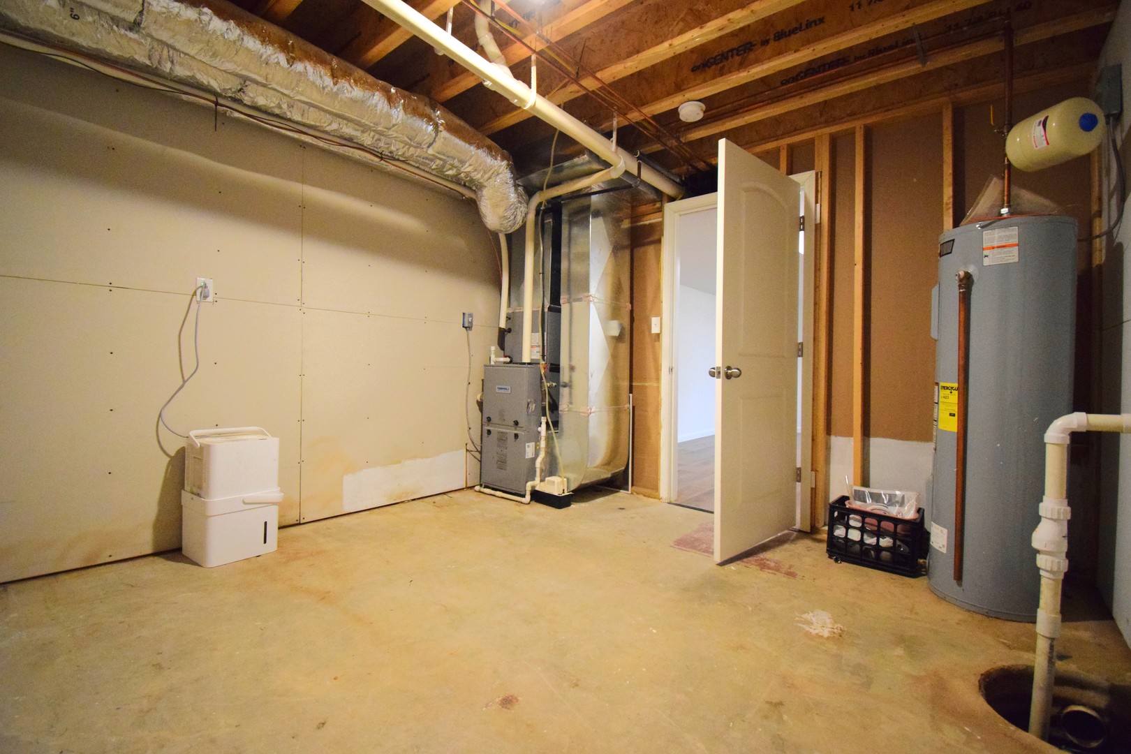 824 N Pace Avenue Property Photo 23