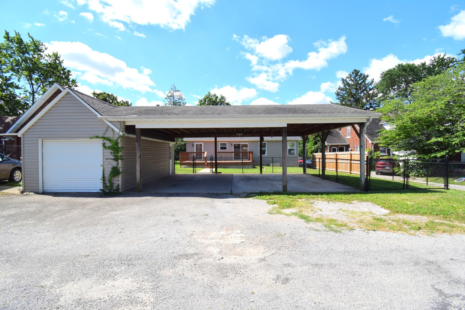 824 N Pace Avenue Property Photo 26