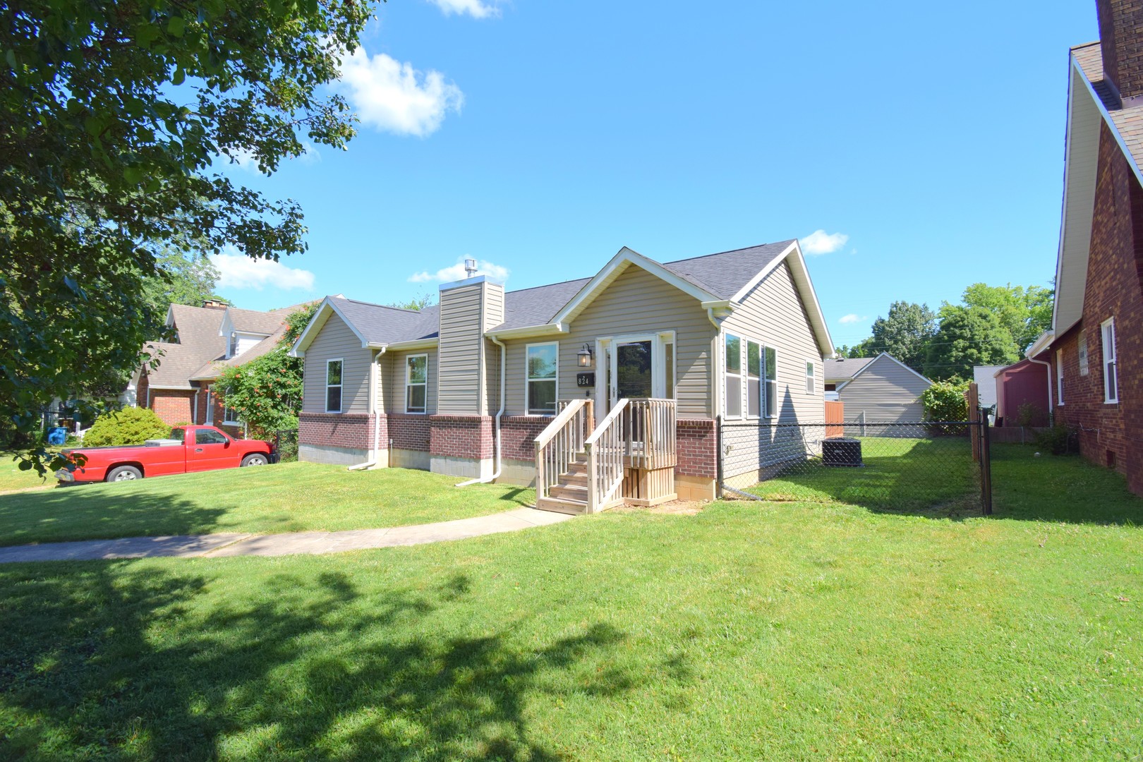 824 N Pace Avenue Property Photo 29