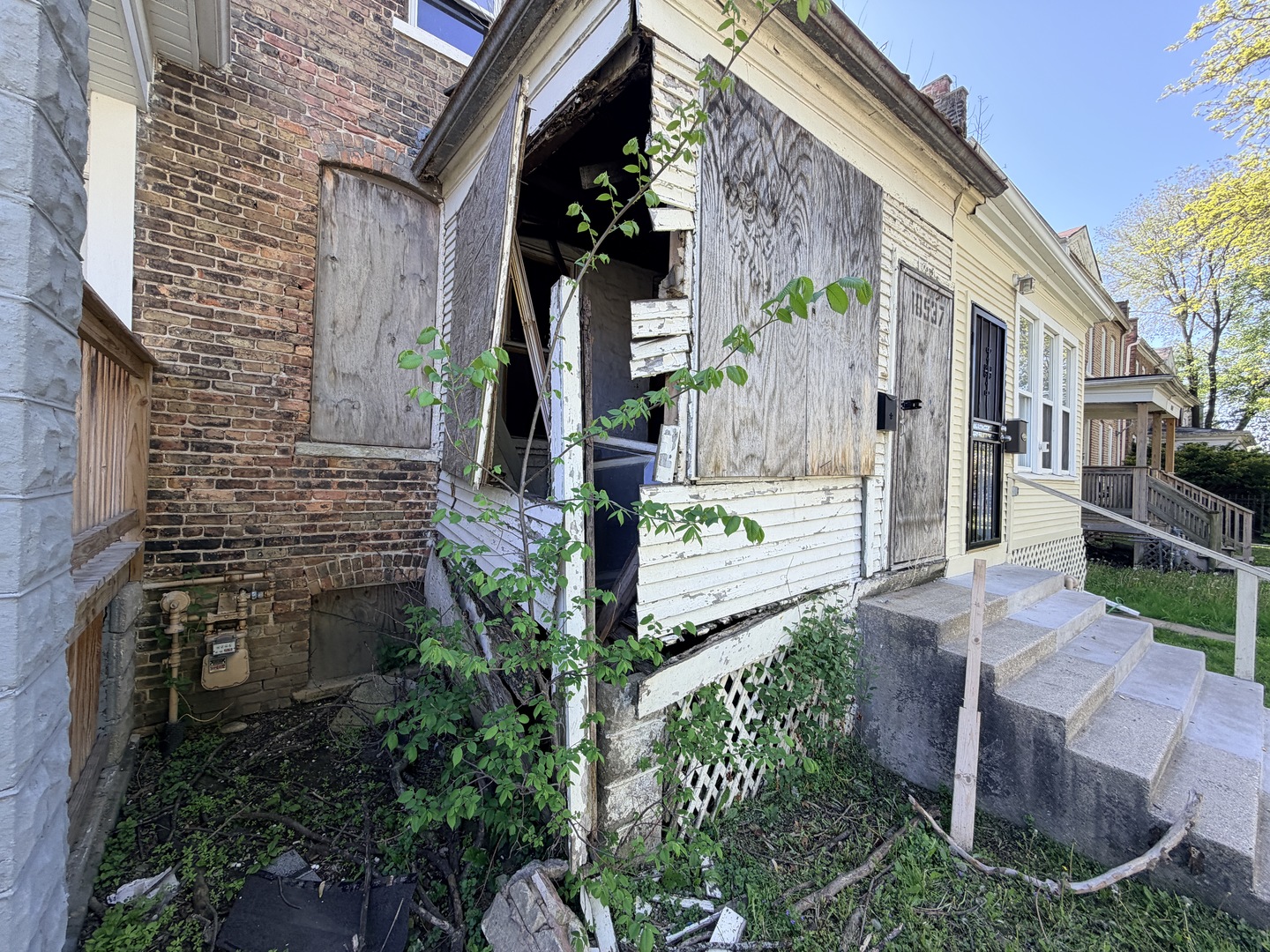 10537 S Corliss Avenue Property Photo 2