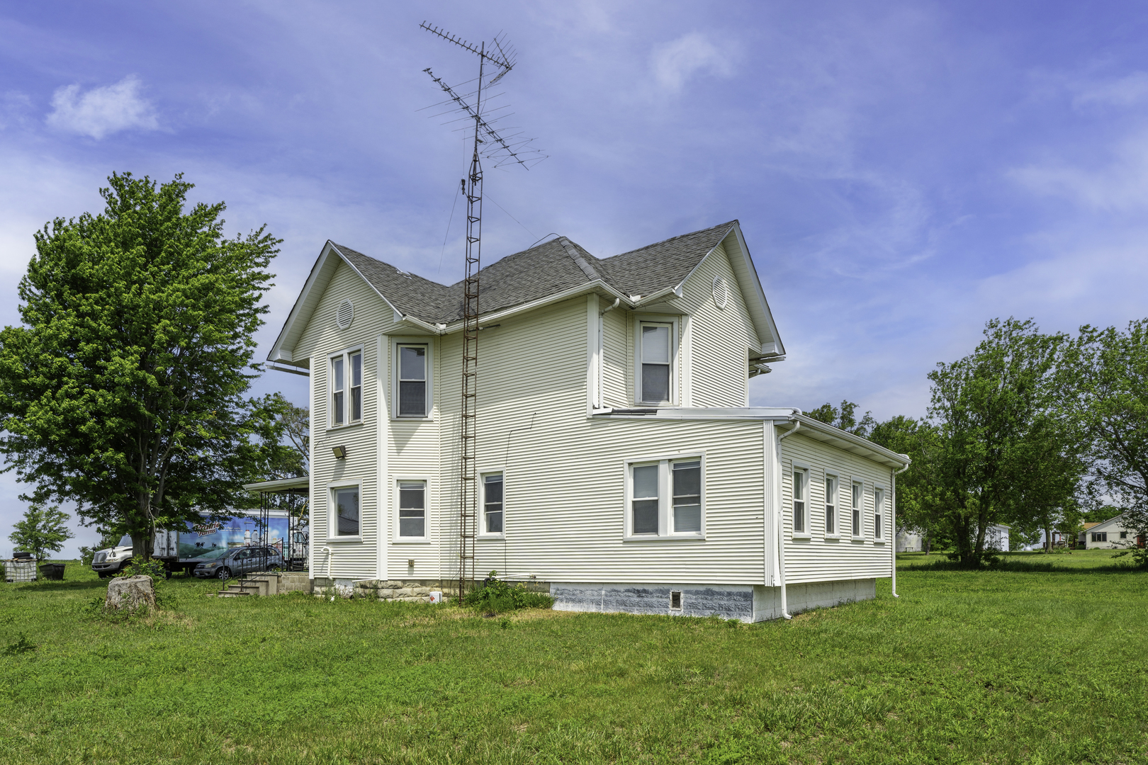 24501 N 1300 East Road Property Photo 1