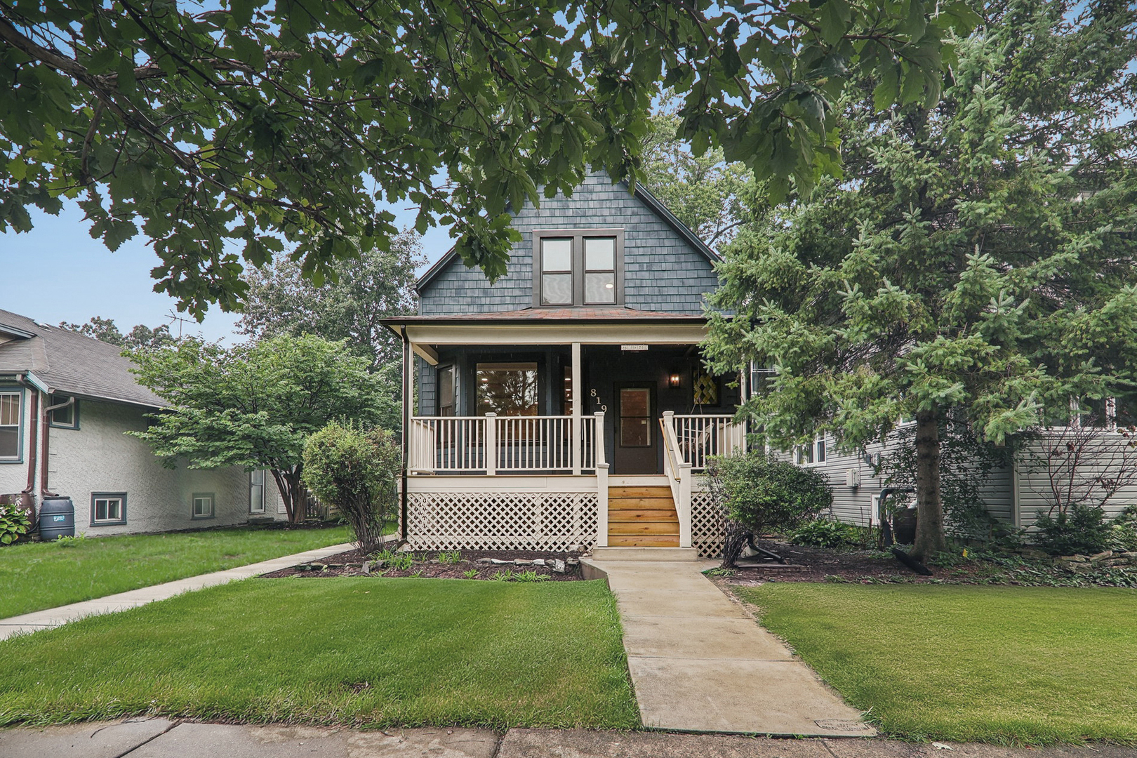 819 Mapleton Avenue Property Photo 2