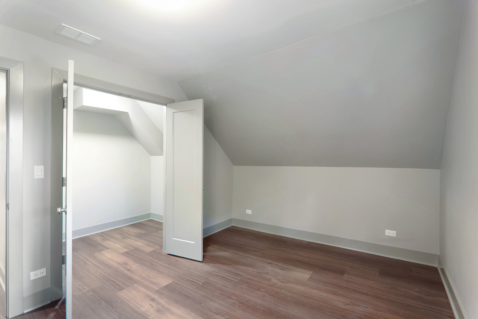 819 Mapleton Avenue Property Photo 24