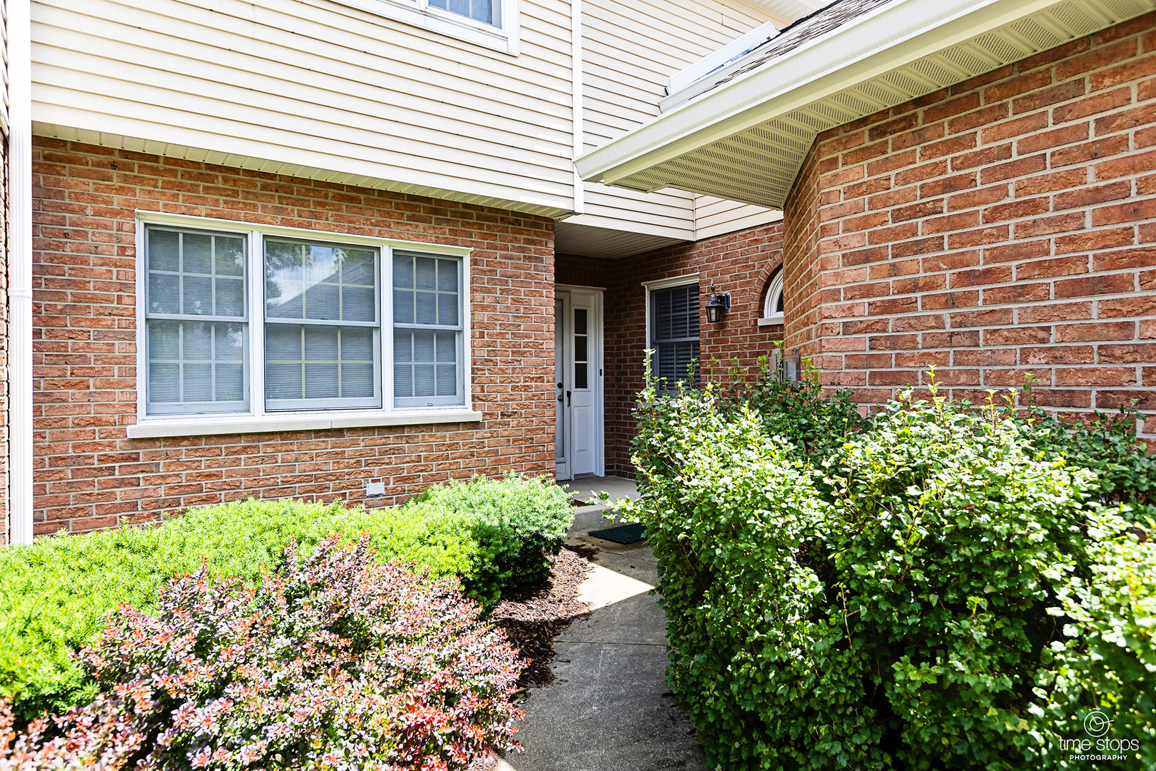 8575 Sandalwood Drive Property Photo 3