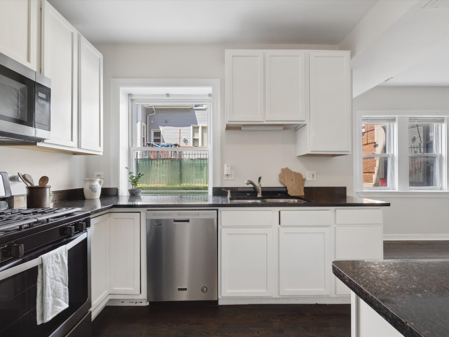 3042 W Diversey Avenue G Property Photo 6