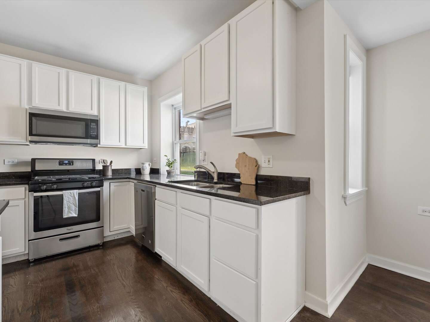 3042 W Diversey Avenue G Property Photo 7