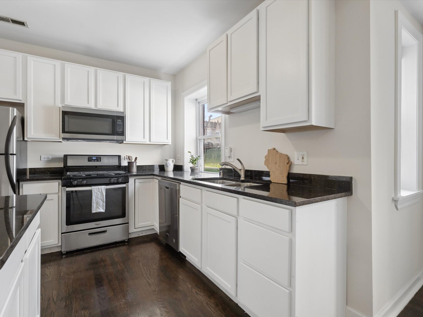3042 W Diversey Avenue G Property Photo 8