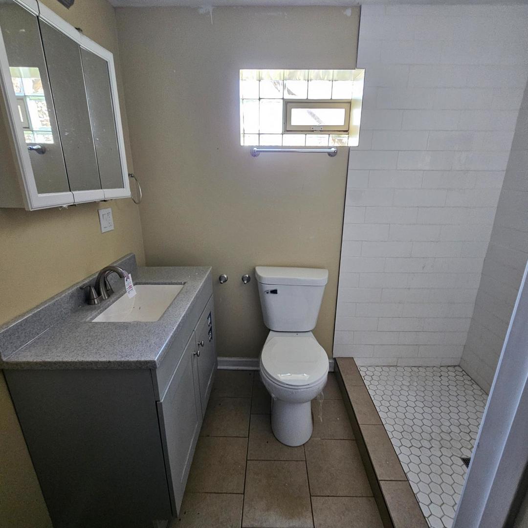 2608 E 92nd Street Property Photo 9