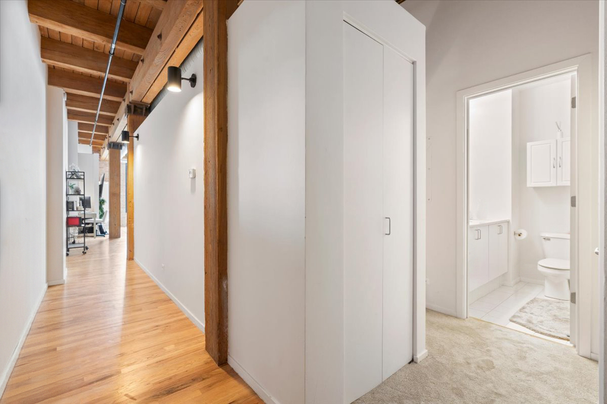 728 W Jackson Boulevard 317 Property Photo 2