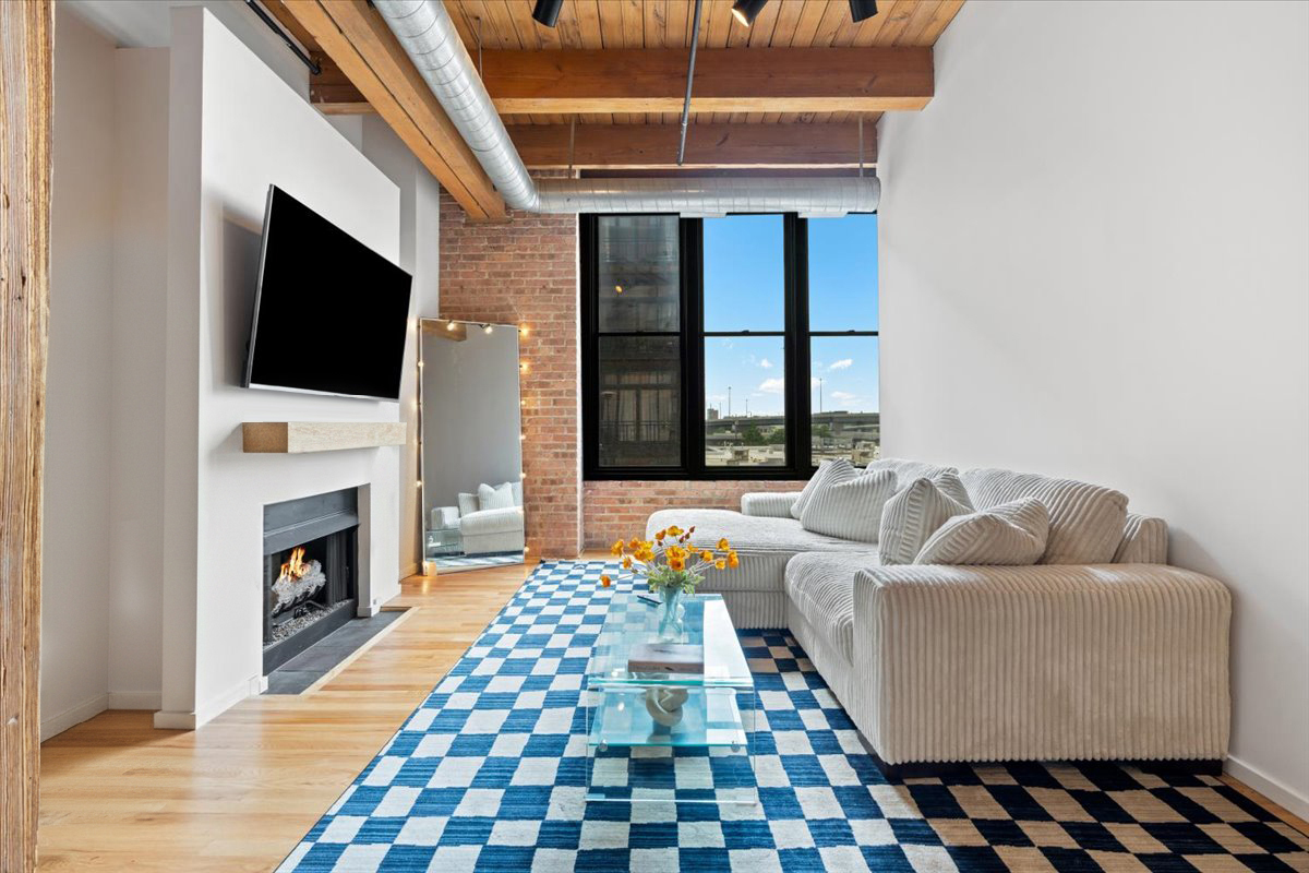 728 W Jackson Boulevard 317 Property Photo 4