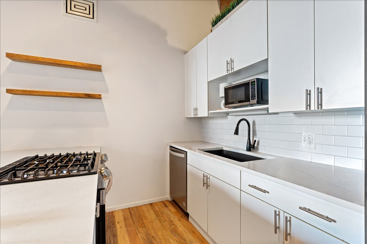 728 W Jackson Boulevard 317 Property Photo 8