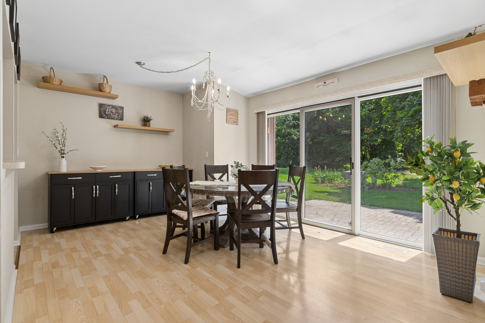 503 Country Lane Property Photo 4