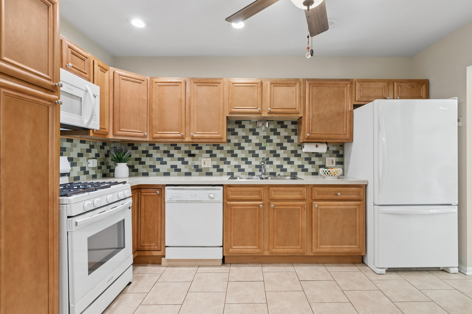 503 Country Lane Property Photo 7