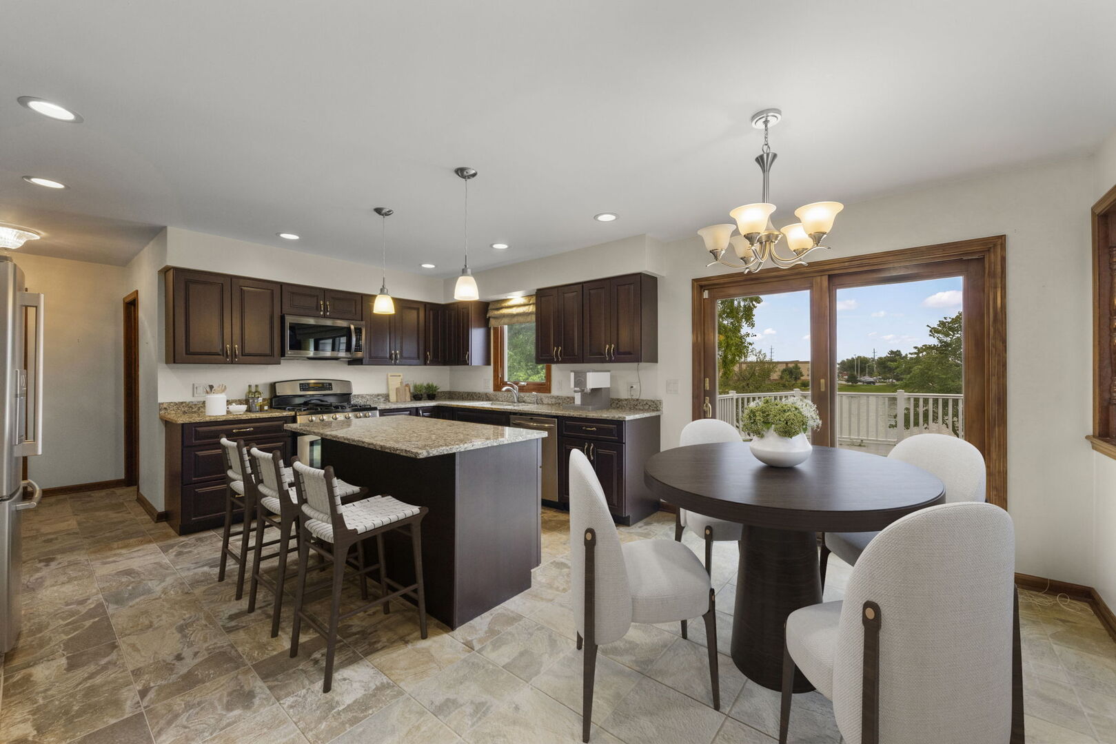 1841 Helen Court Property Photo 6