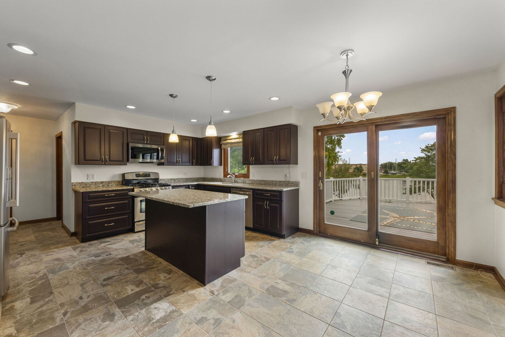 1841 Helen Court Property Photo 7
