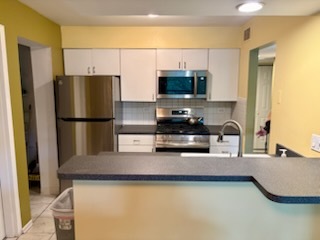 41 E Janata Boulevard 3a Property Photo 8