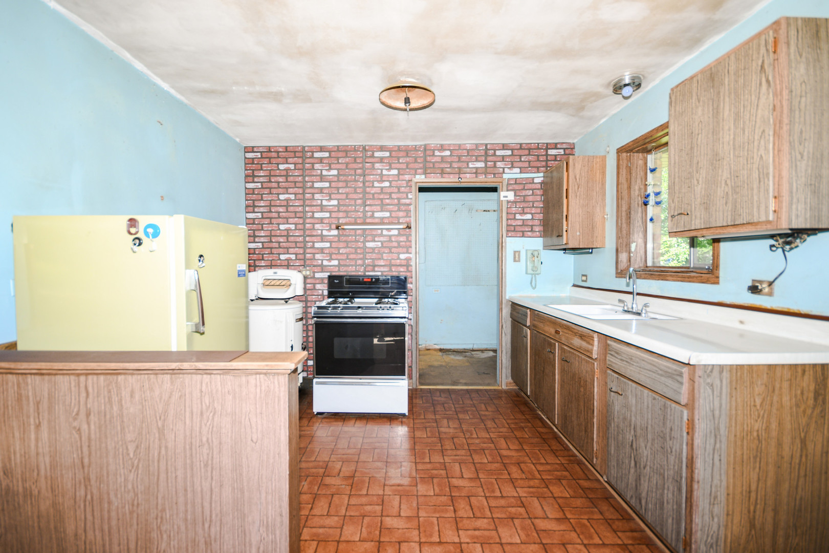 1224 Center Avenue Property Photo 9