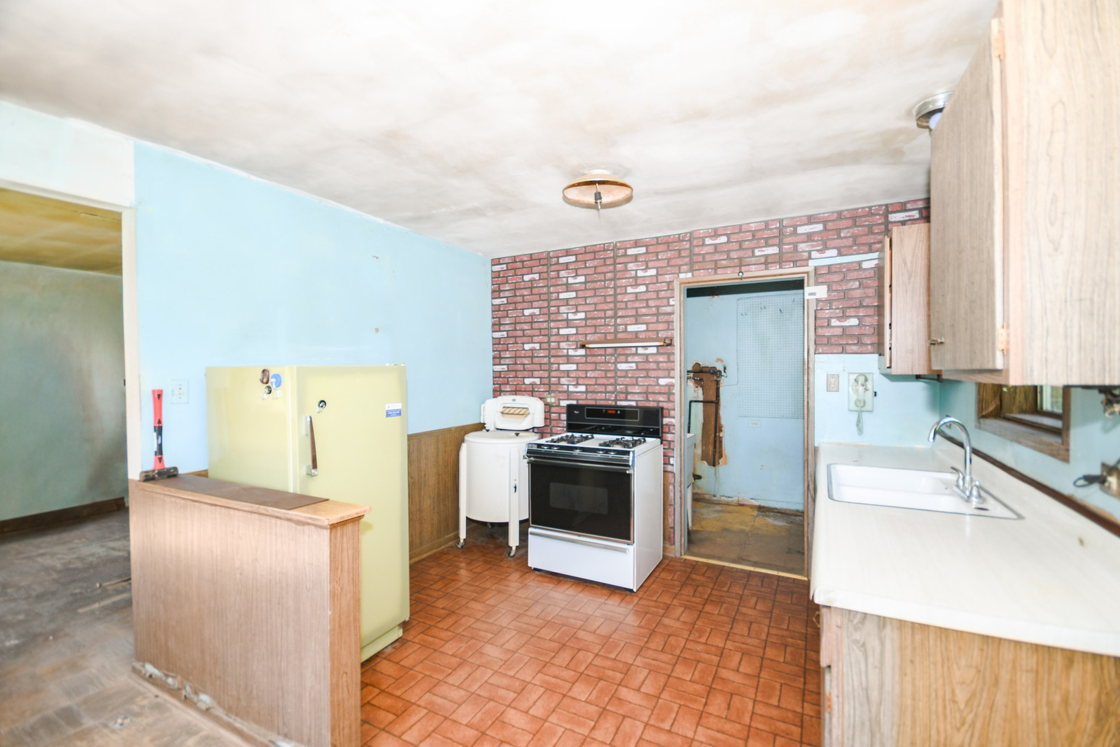 1224 Center Avenue Property Photo 10