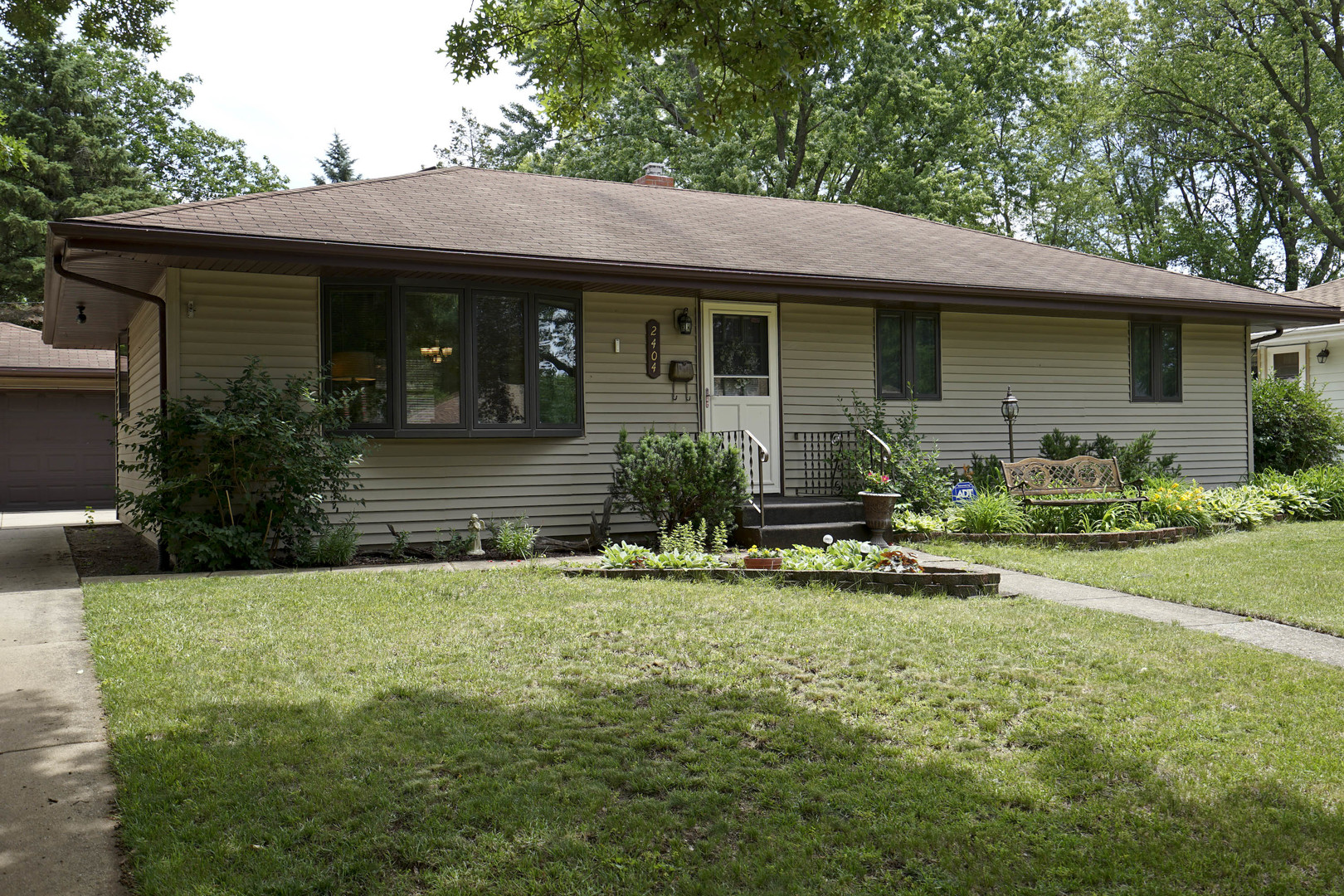 2404 Winnetka Drive Property Photo 1