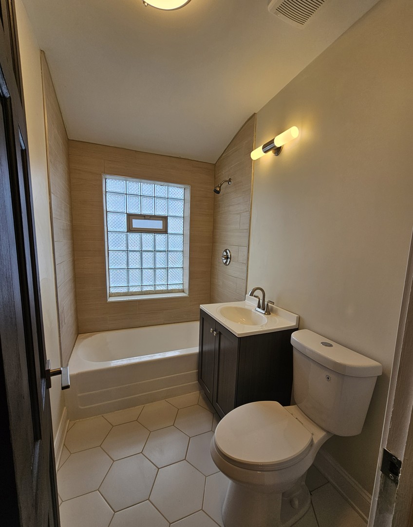 4025 W 58th Place Property Photo 8