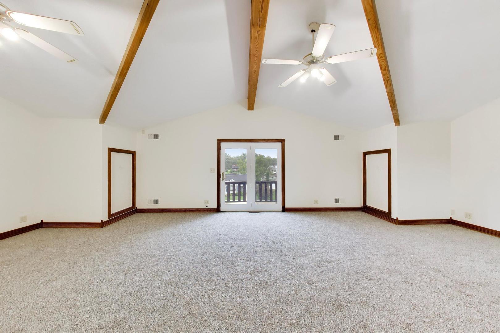 401 N River Road Property Photo 14