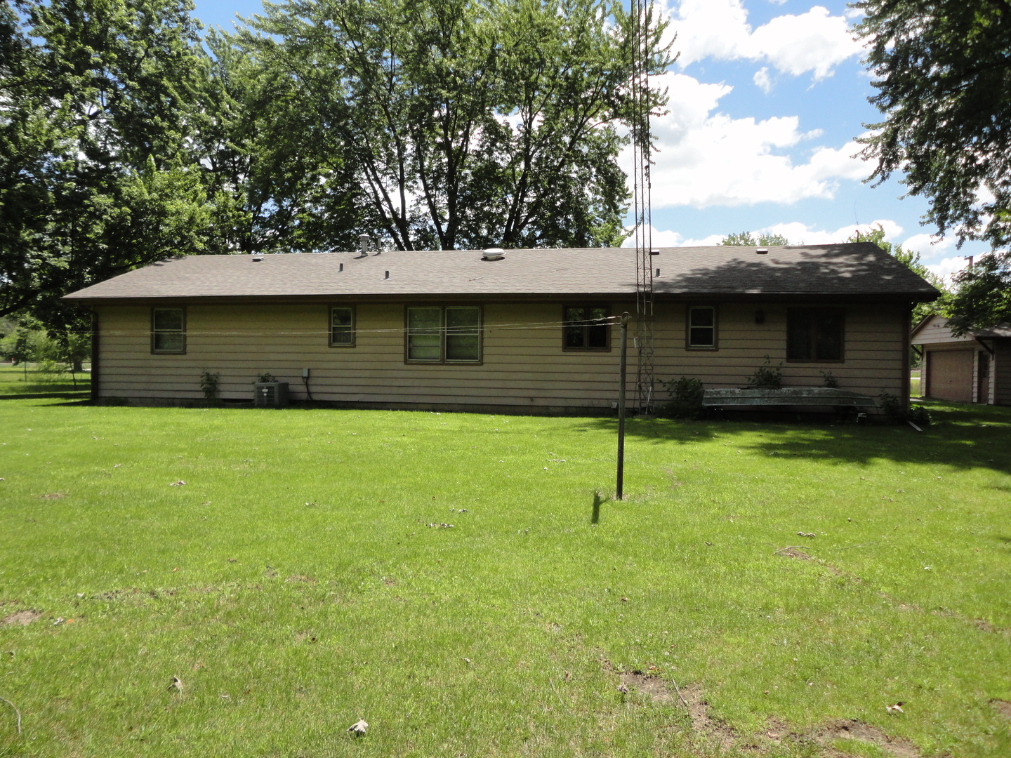 360 S Washington Street Property Photo 6