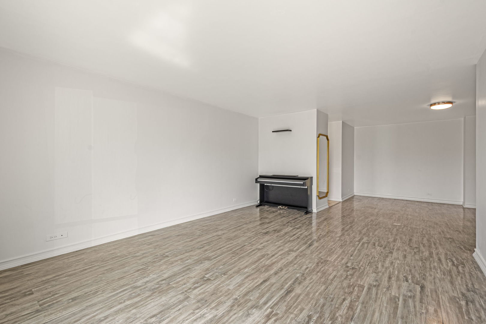7229 W Higgins Avenue 105 Property Photo 4