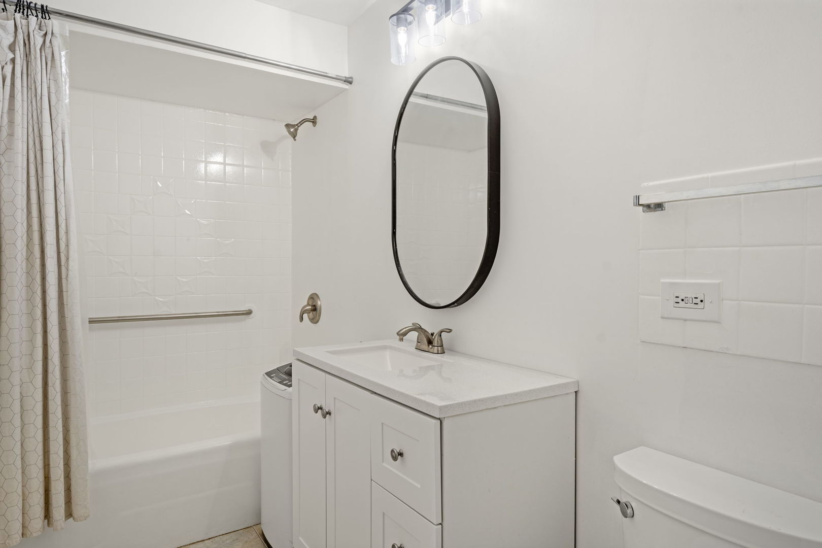7229 W Higgins Avenue 105 Property Photo 9