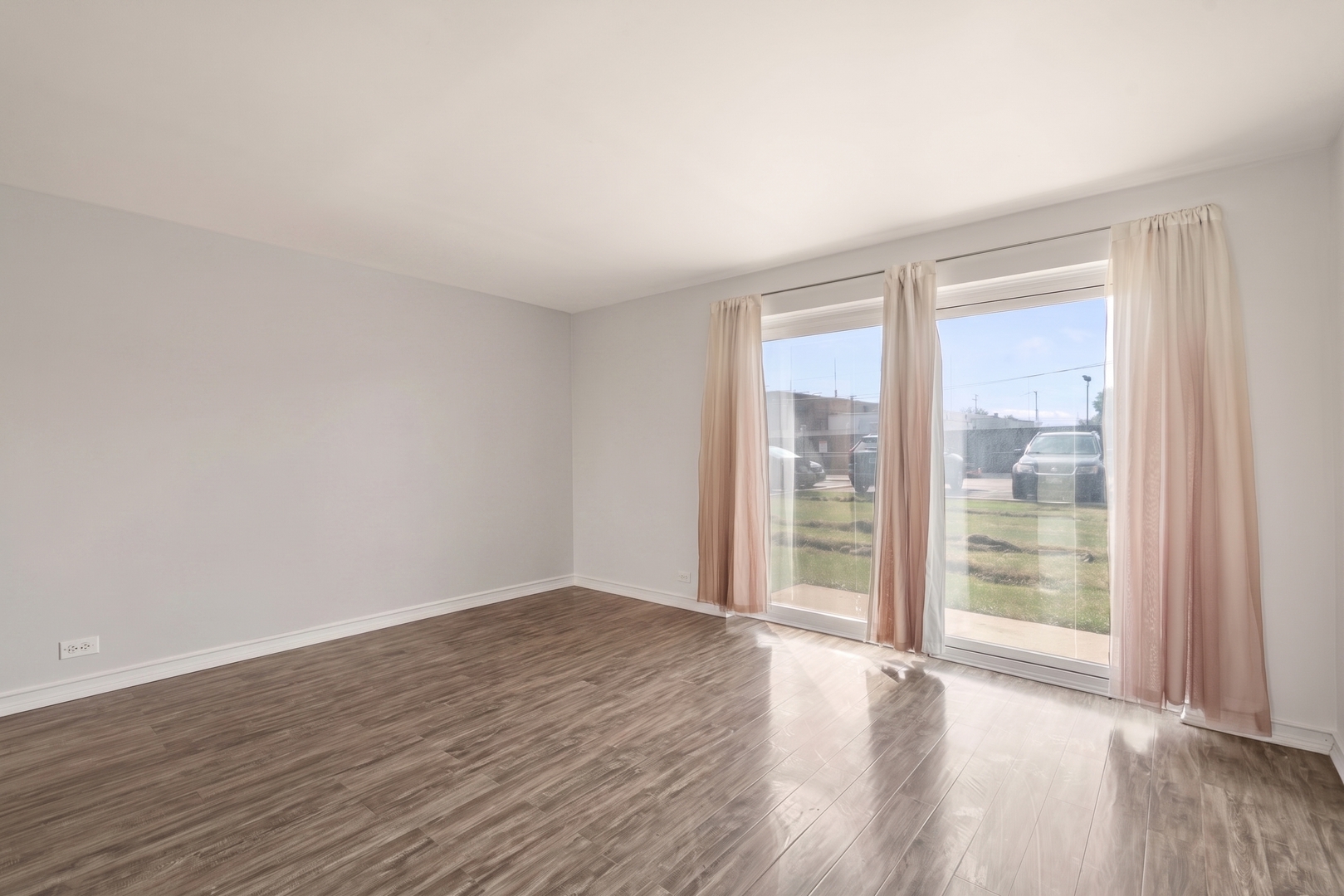 7229 W Higgins Avenue 105 Property Photo 11